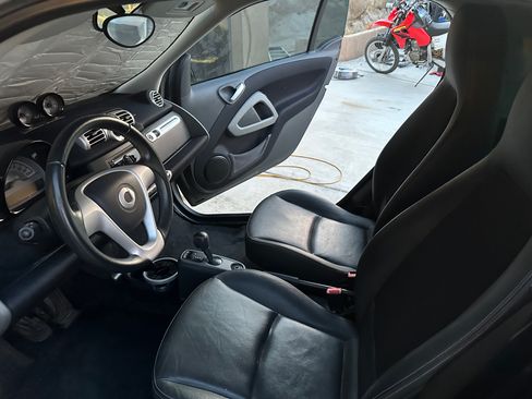 Used 2013 smart fortwo passion image 5