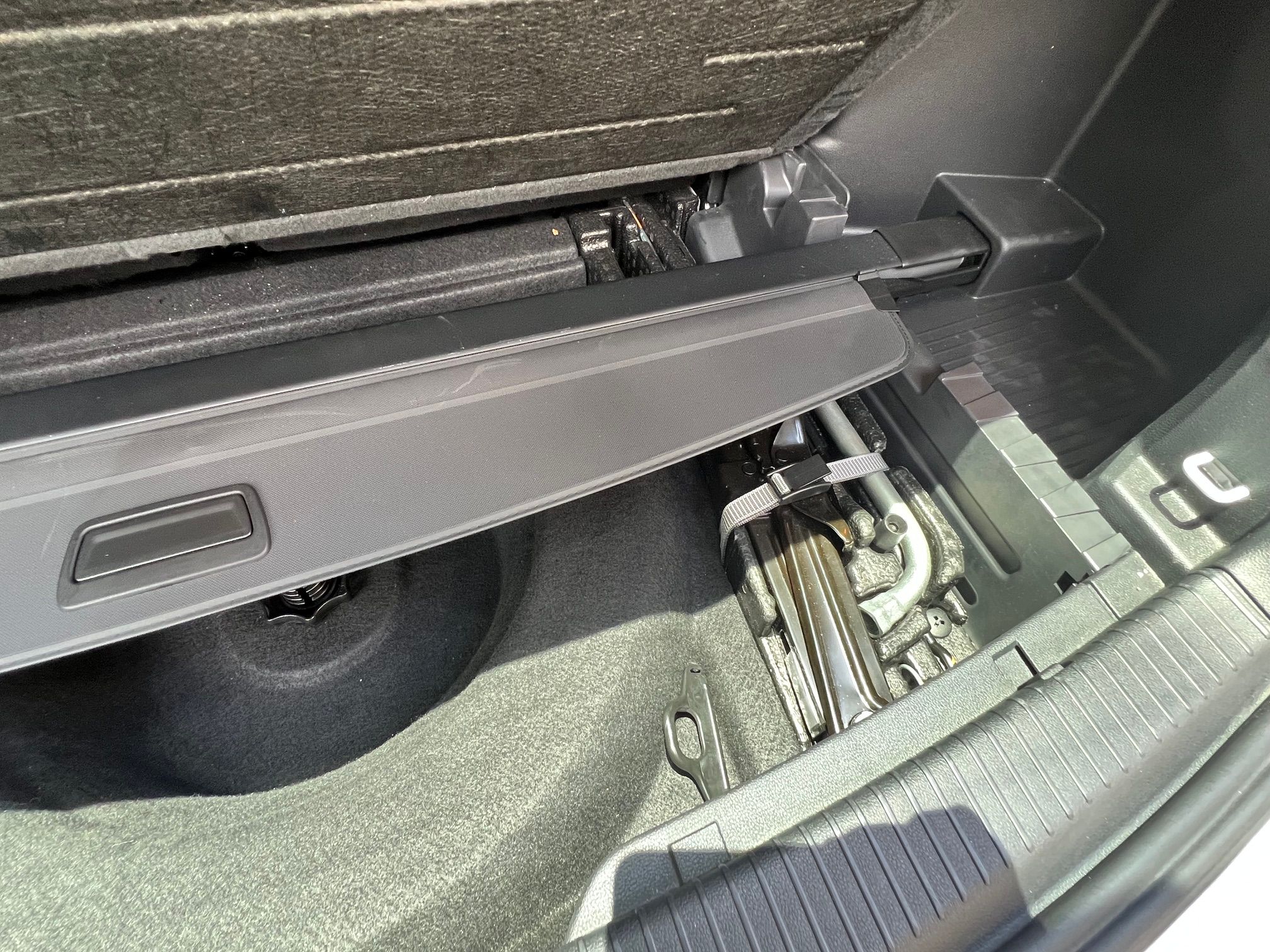 Used 2022 Volkswagen Atlas SE w/ Panoramic Sunroof Package FWD image 29