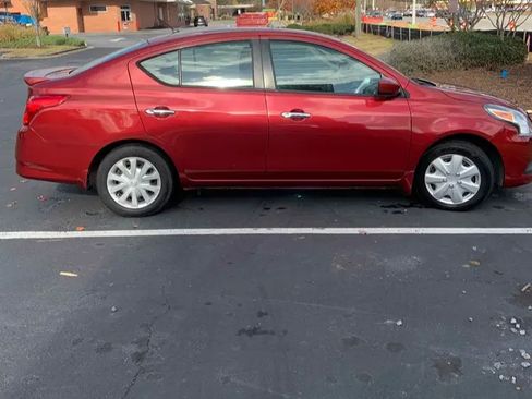 Used 2016 Nissan Versa SV image 12