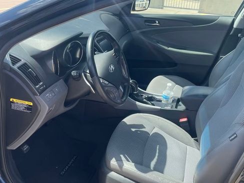 Used 2013 Hyundai Sonata SE w/ Navigation & Sunroof Pkg FWD image 8