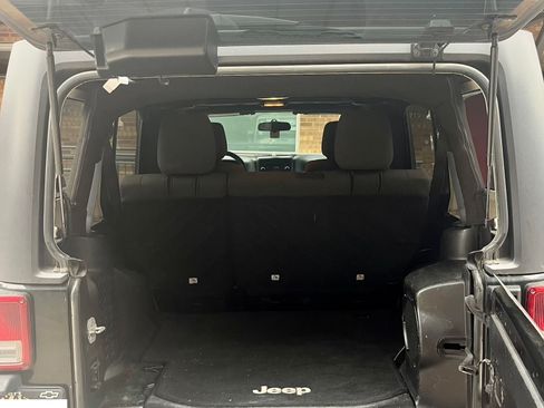 Used 2012 Jeep Wrangler Unlimited Sport image 8