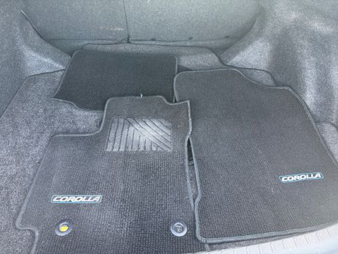 Used 2014 Toyota Corolla LE image 15