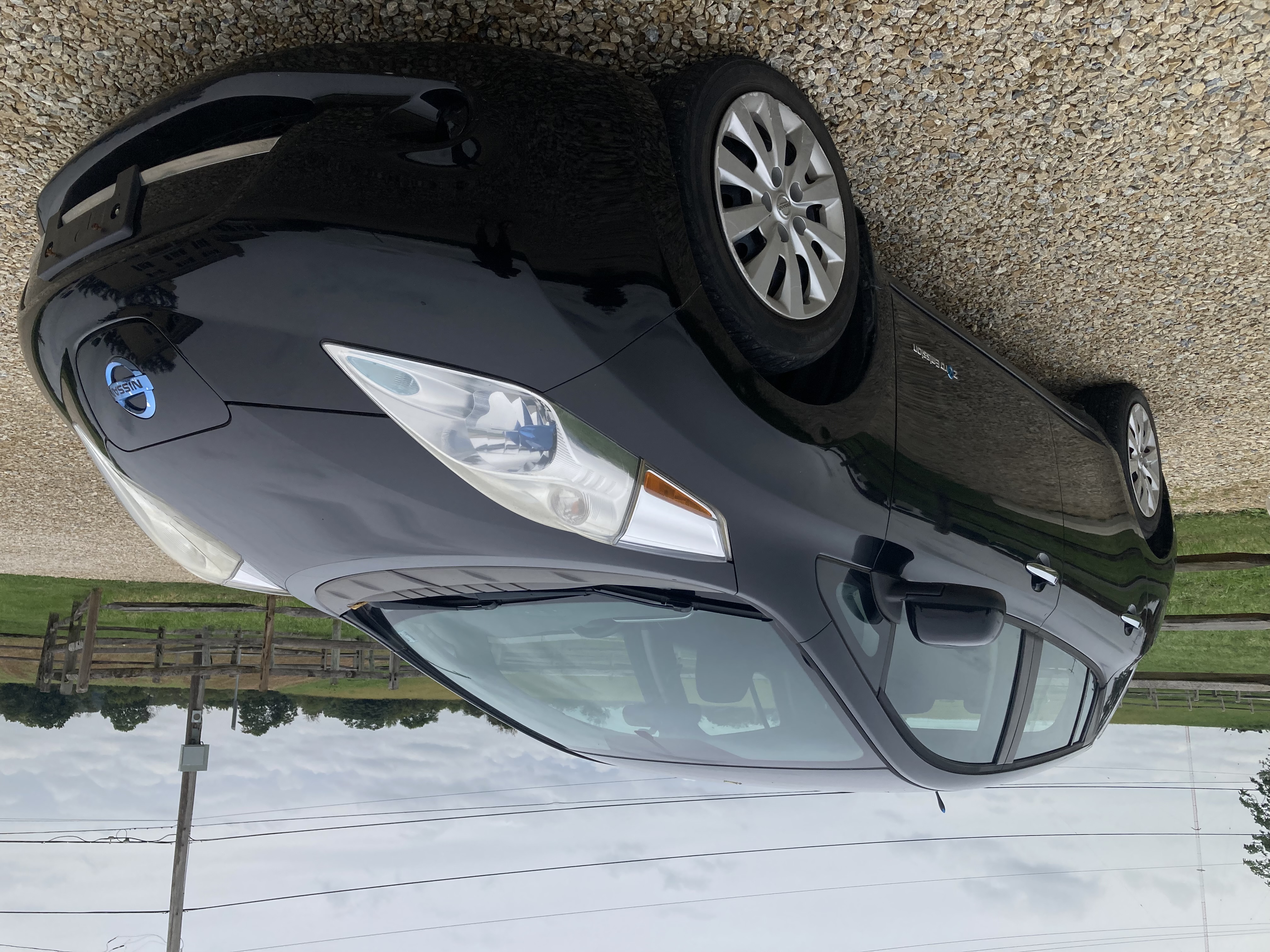 Used 2014 Nissan Leaf S w/ Charge Package FWD image 2