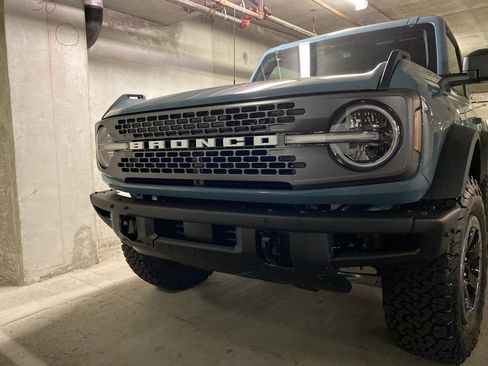 Used 2022 Ford Bronco Badlands image 6