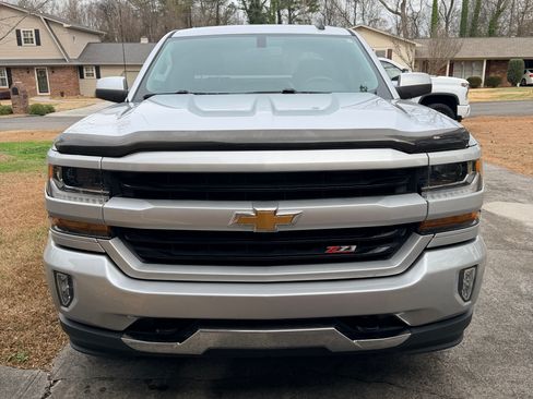 Used 2018 Chevrolet Silverado 1500 LT w/ All Star Edition image 9