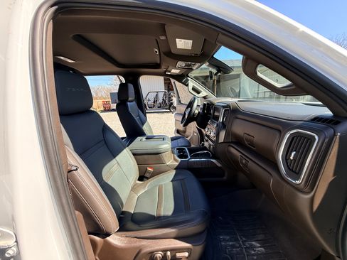 Used 2021 GMC Sierra 1500 Denali w/ Denali Ultimate Package image 12