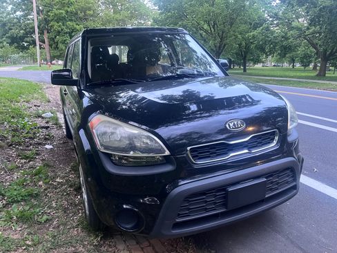 Used 2012 Kia Soul FWD image 1