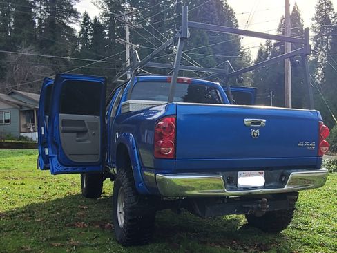 Used 2007 Dodge Ram 2500 Truck SLT image 6