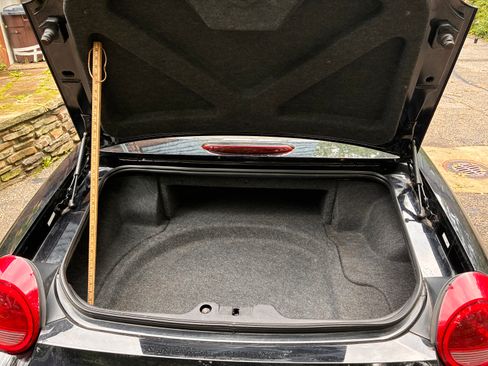 Used 2004 Ford Thunderbird RWD image 7