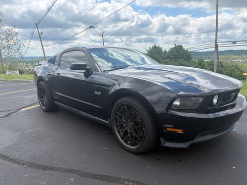 Used 2012 Ford Mustang GT Premium RWD image 5