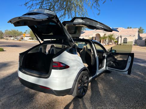 Used 2017 Tesla Model X P100D image 26