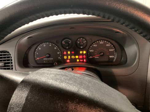 Used 2011 Ford Ranger XLT image 12