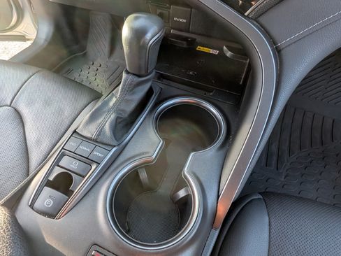 Used 2022 Toyota Camry XSE w/ Navigation Package image 15