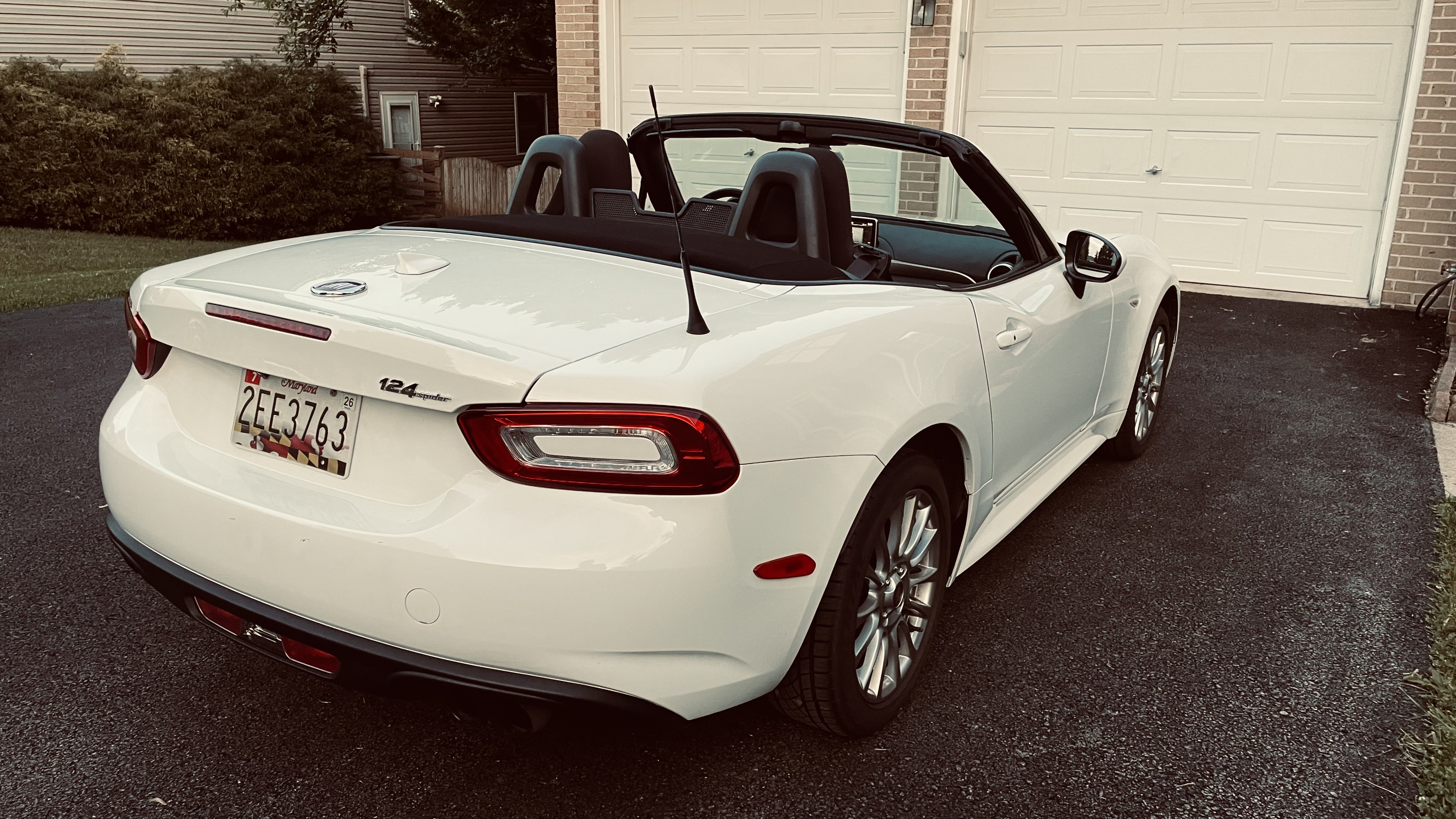 Used 2019 FIAT 124 Spider Classica w/ Technology Group RWD image 6