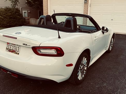 Used 2019 FIAT 124 Spider Classica w/ Technology Group RWD image 6