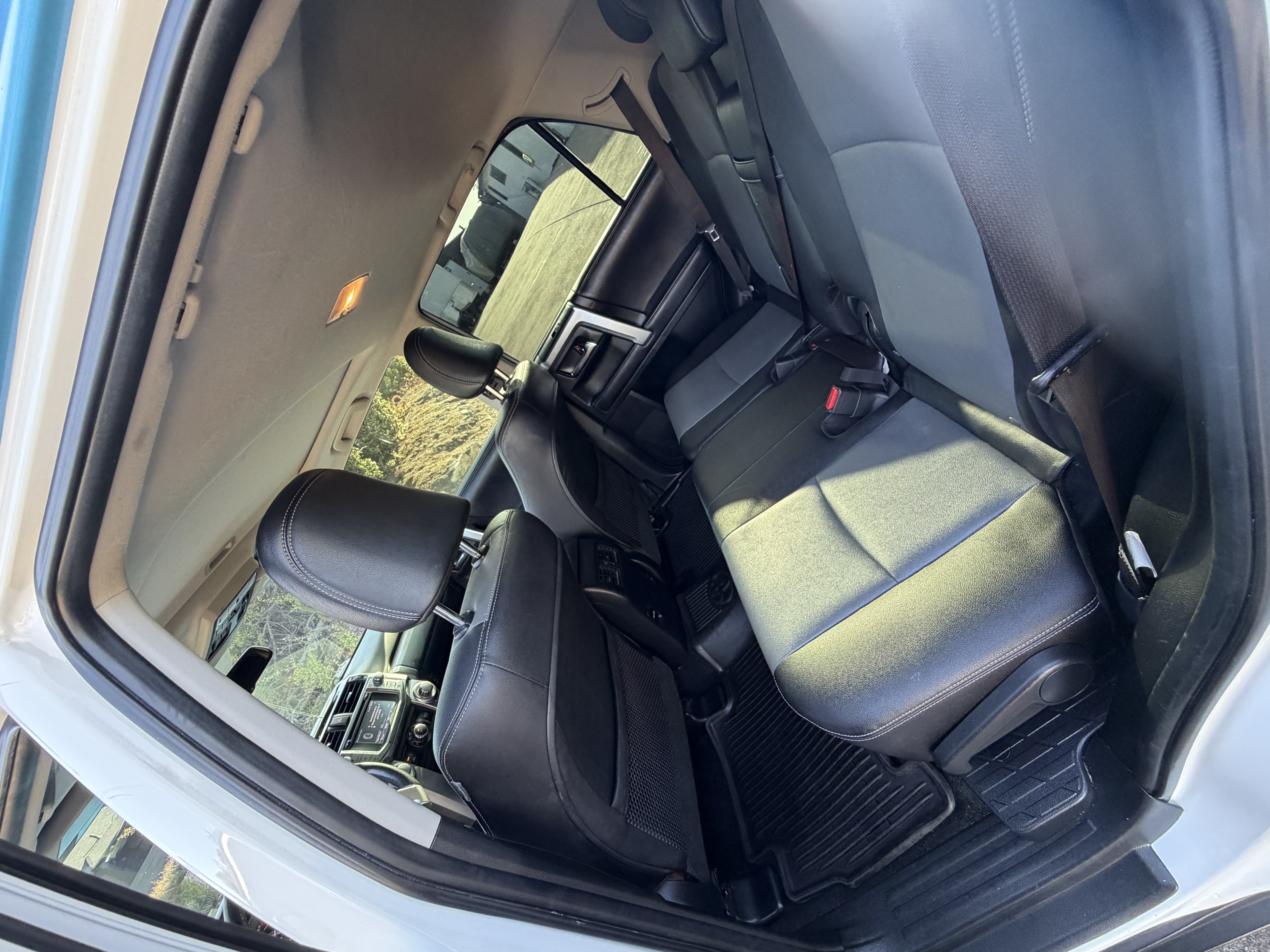 Used 2018 Toyota 4Runner SR5 Premium AWD/4WD image 9