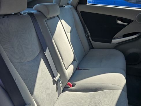 Used 2010 Toyota Prius Five image 2