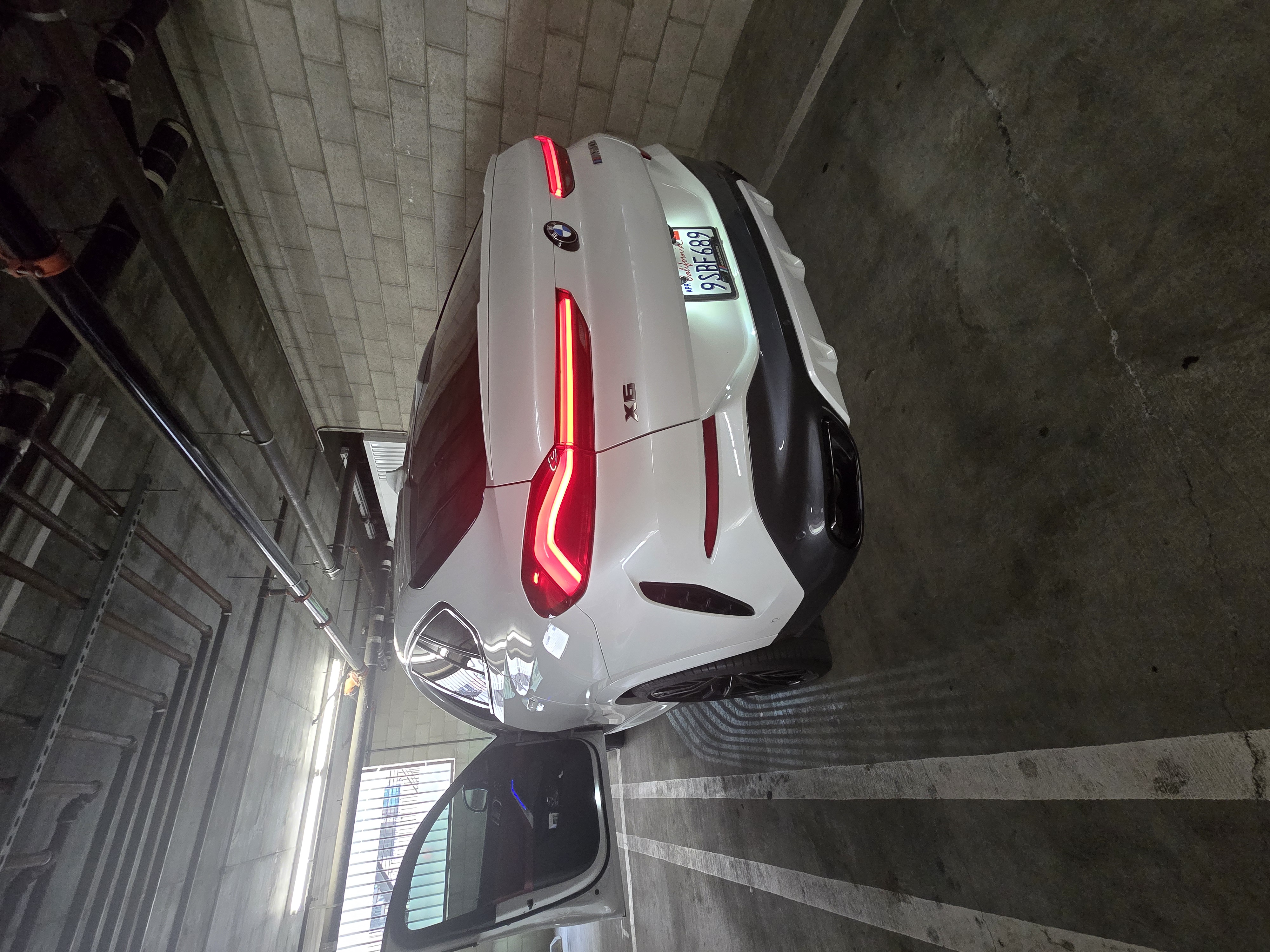 Used 2022 BMW X6 M50i AWD/4WD image 8