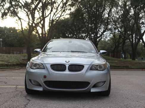 Used 2007 BMW M5 RWD image 2
