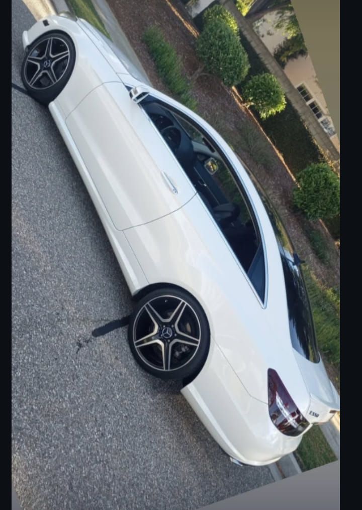 Used 2010 Mercedes-Benz E 550 Coupe image 4