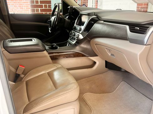 Used 2020 Chevrolet Suburban LT w/ Luxury Package image 14