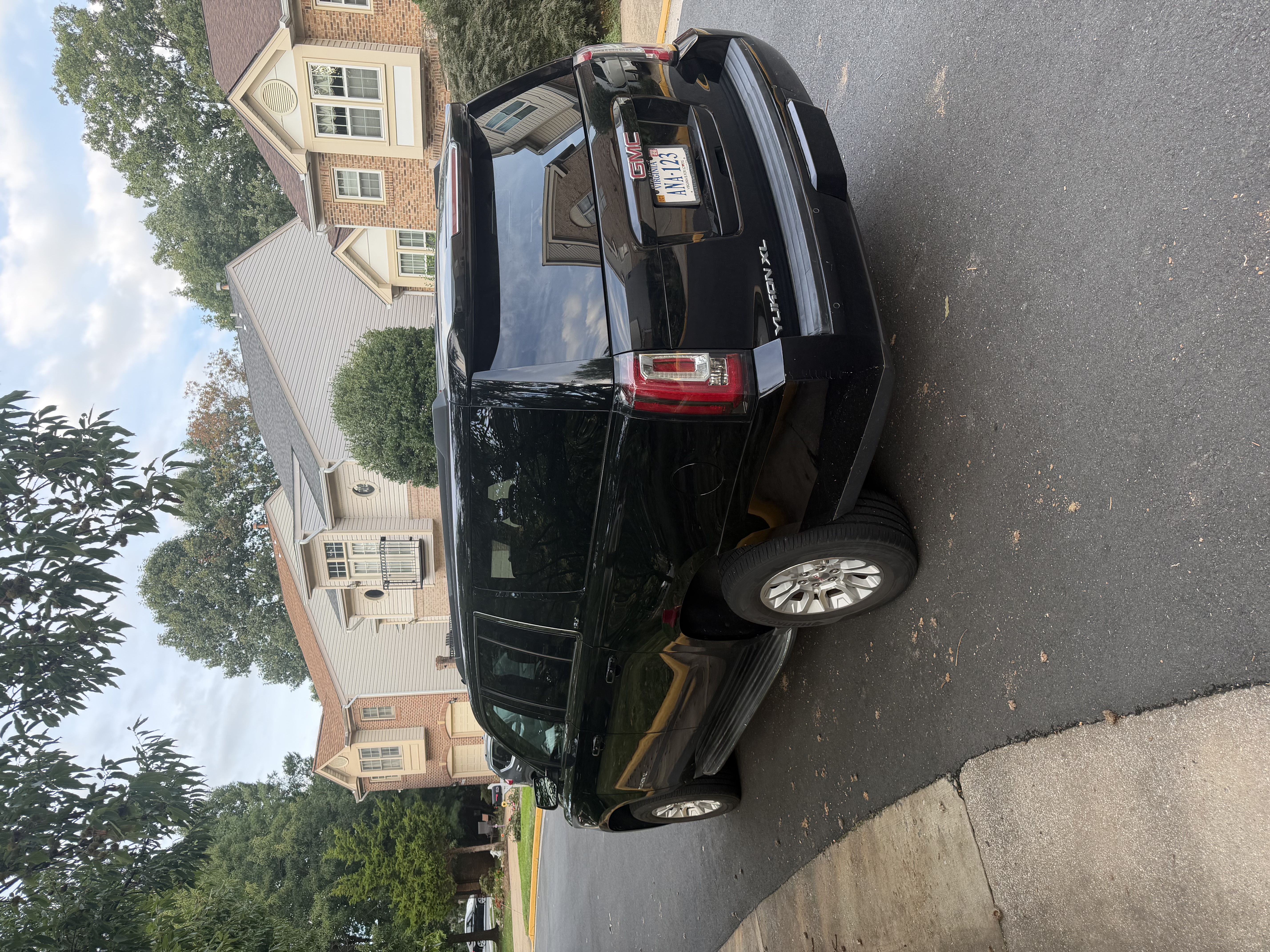 Used 2017 GMC Yukon XL SLT RWD image 6