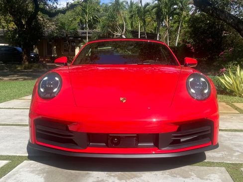 Used 2025 Porsche 911 Carrera image 4