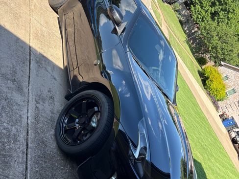 Used 2014 Nissan 370Z Coupe RWD image 2