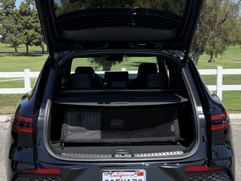 Used 2023 Genesis GV70 2.5T w/ Sport Prestige Package image 17