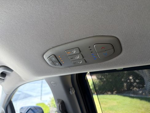 Used 2016 Kia Sedona LX w/ LX Convenience Package FWD image 21