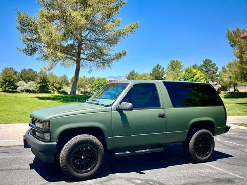 Used 1997 Chevrolet Tahoe Sport Utility 2D w/ Preferred Equipment Group 2 image 1