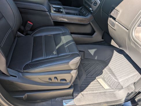 Used 2018 GMC Sierra 3500 Denali w/ Duramax Plus Package image 19