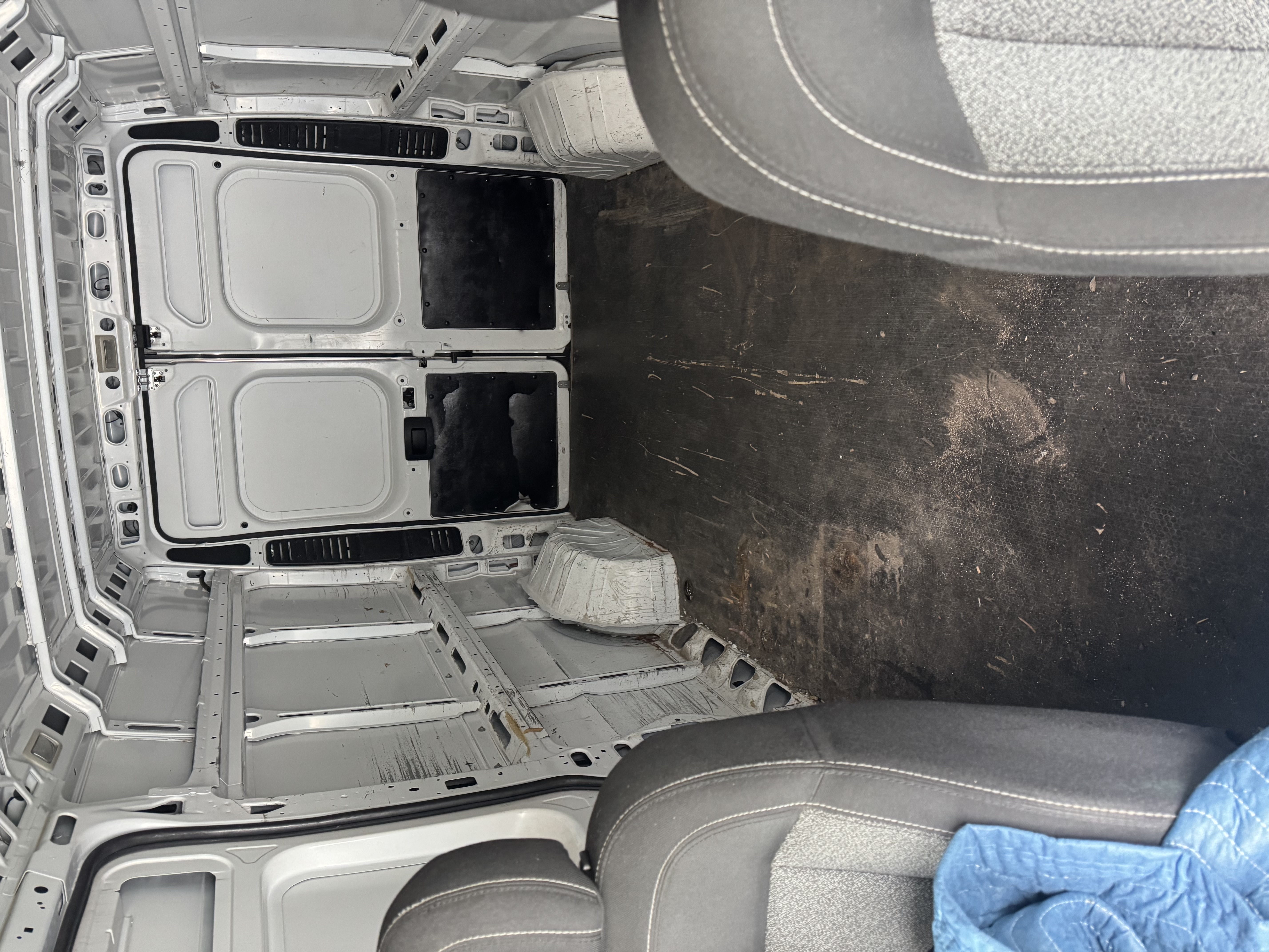 Used 2016 RAM ProMaster 2500 w/ Premium Appearance Group FWD image 5