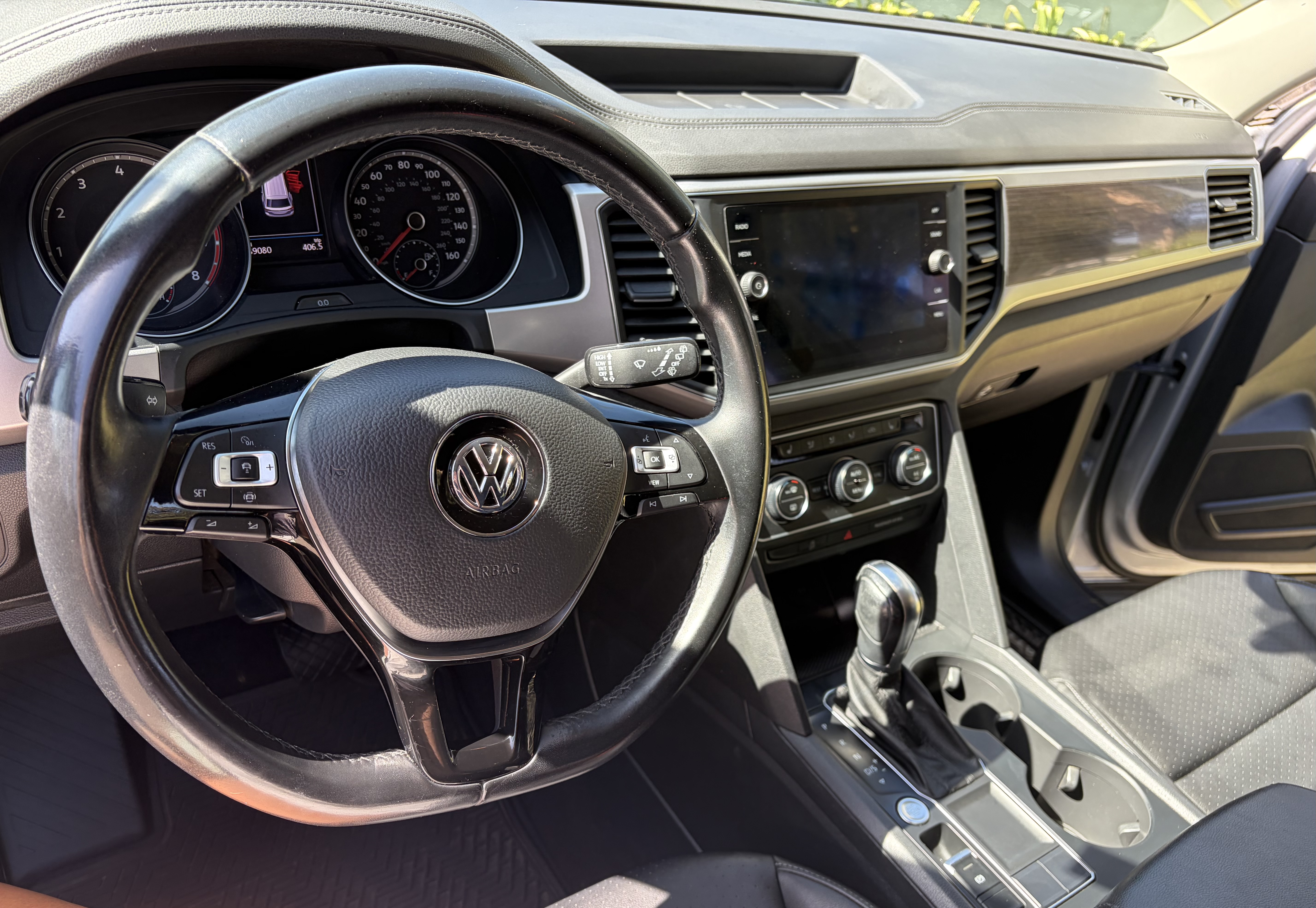 Used 2019 Volkswagen Atlas SE w/ Towing Package FWD image 9