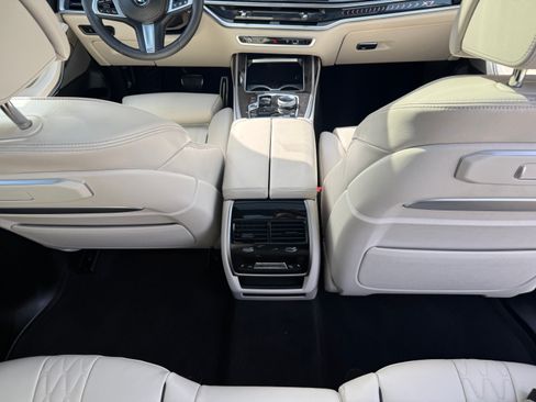 Used 2026 BMW X7 xDrive40i w/ Executive Package image 28