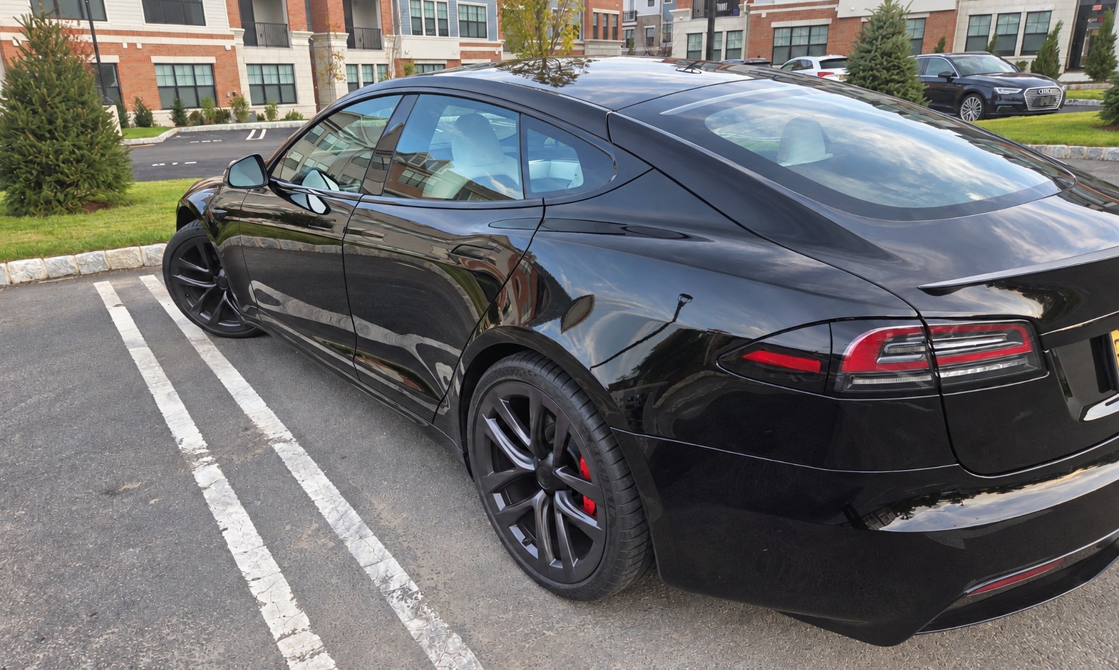 Used 2023 Tesla Model S Plaid AWD/4WD image 5