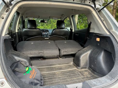 Used 2013 Nissan Leaf SL image 25