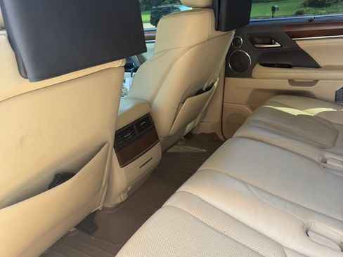 Used 2017 Lexus LX 570 4WD w/ Luxury Package image 2