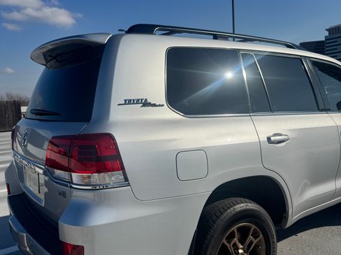 Used 2021 Toyota Land Cruiser Heritage Edition image 18