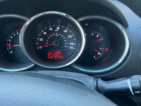 Used 2012 Kia Sorento LX image 4