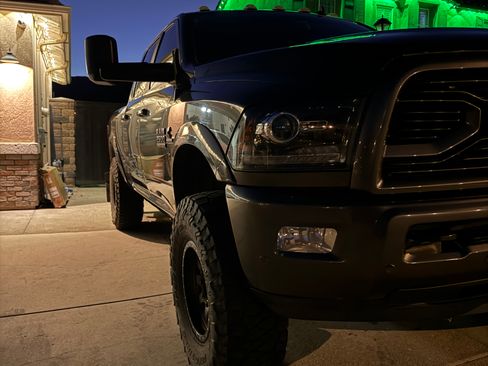 Used 2018 RAM 2500 Laramie w/ Sport Appearance Group image 13