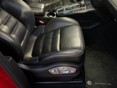 Used 2017 Porsche Macan GTS image 6