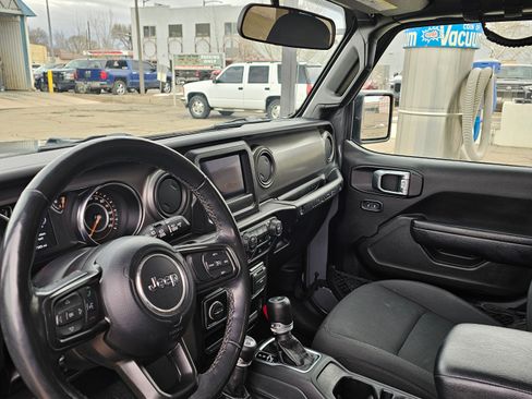 Used 2022 Jeep Wrangler Unlimited Sport image 9