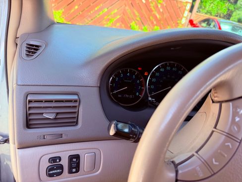 Used 2006 Toyota Sienna XLE image 14