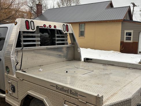 Used 2010 GMC Sierra 2500 SLE w/ Suspension Package, Off-Road image 2