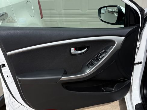 Used 2014 Hyundai Elantra GT FWD image 8