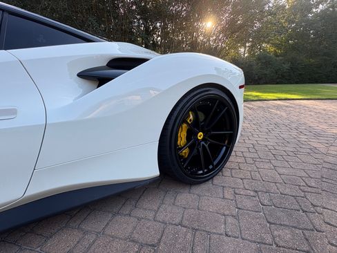 Used 2019 Ferrari 488 GTB image 5