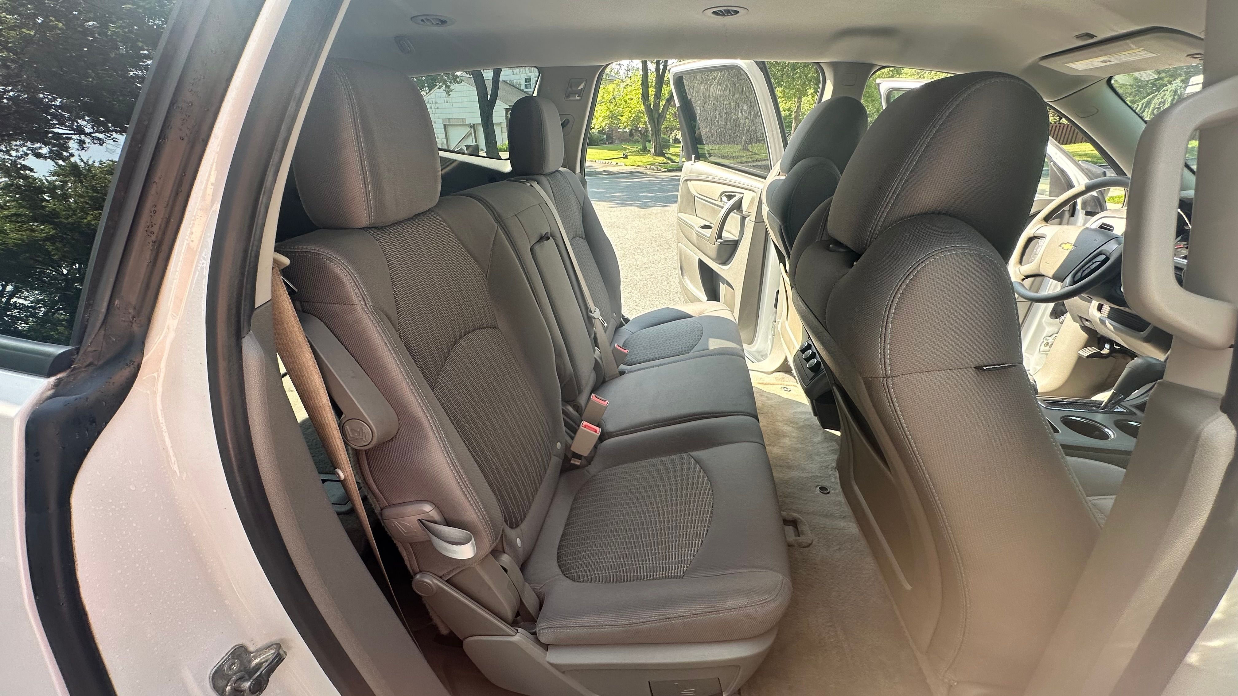 Used 2016 Chevrolet Traverse LS FWD image 10