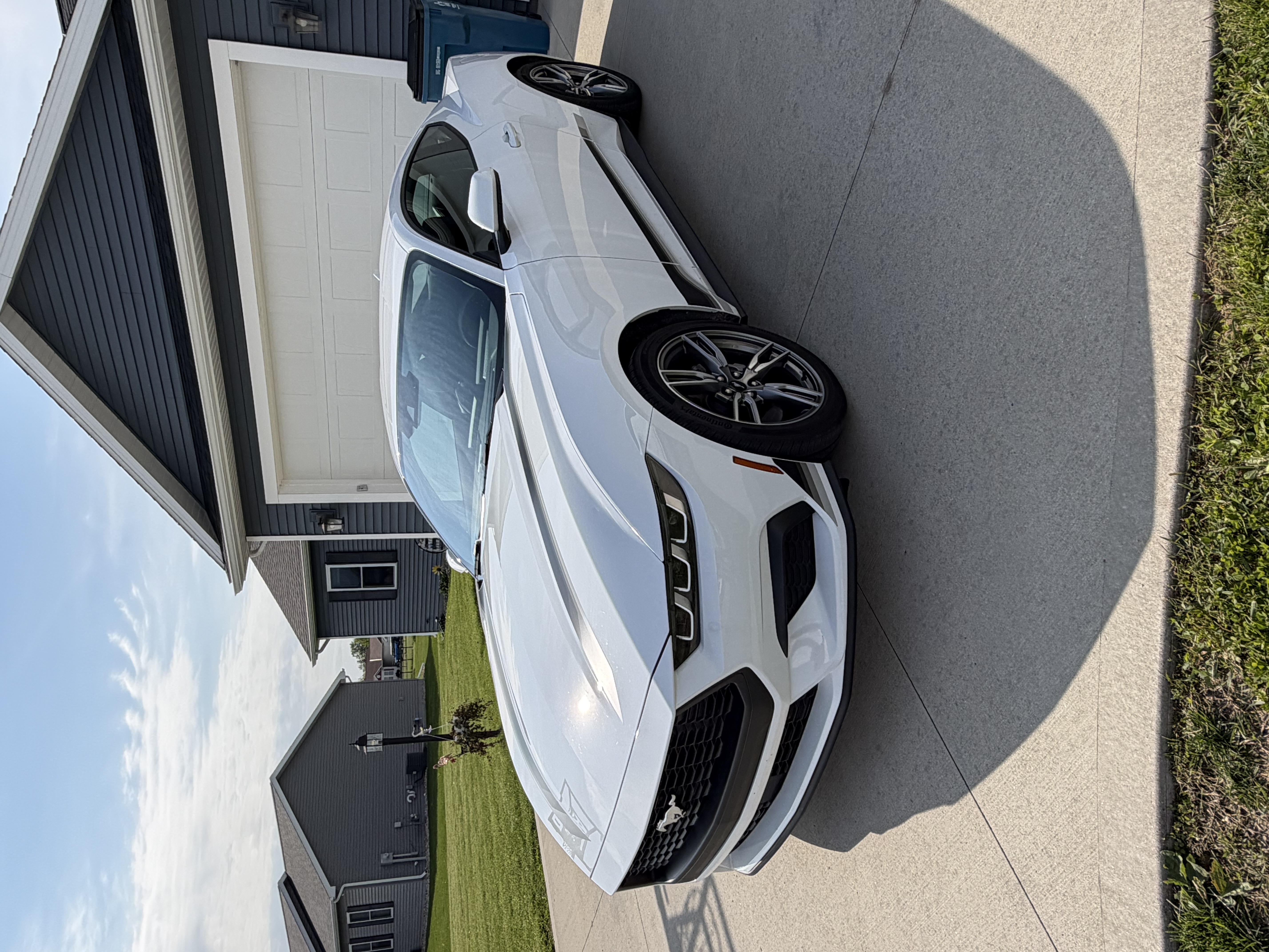 Used 2024 Ford Mustang Coupe RWD image 1
