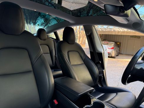 Used 2018 Tesla Model 3 Long Range image 5